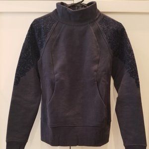 LIKE NEW NEVER WORN LULULEMON FLORAL FLOCK PULLOVER NAVY SIZE 4